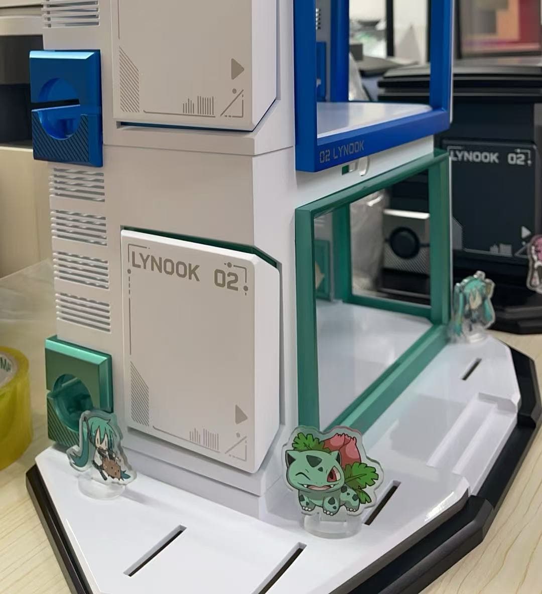 Physical LYNOOK enclosure parts and desktop prototypes